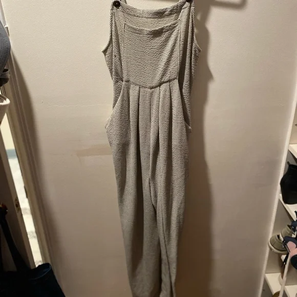 Wide leg jumpsuit/overalls - Picture 11 of 11